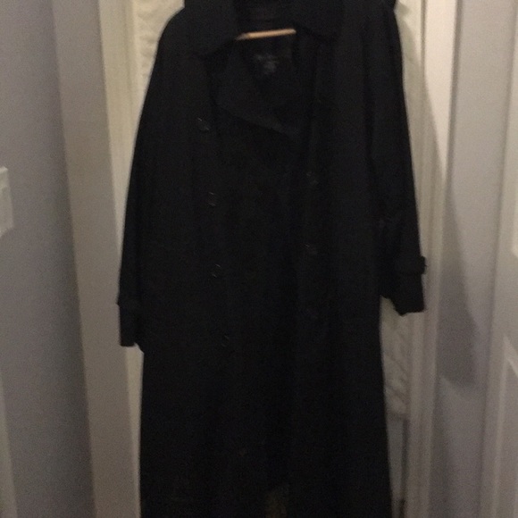 Men’sBurberry trench coat